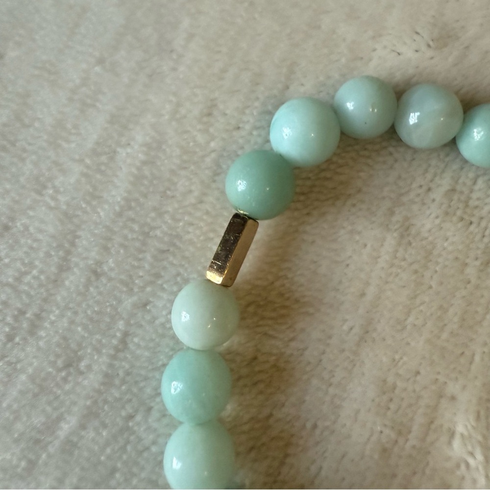 Elegant Beaded Bracelet with Cross Accent - Picture 4 of 5